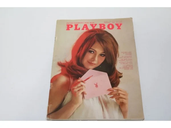 Ξενόγλωσσο Playboy 1968 με την Αφίσα του