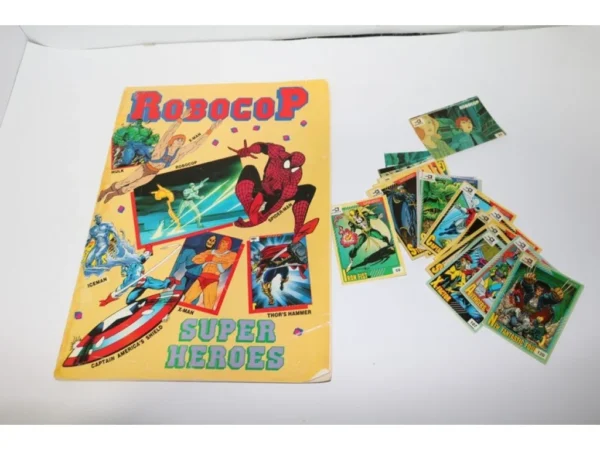 Άλμπουμ Robocop Super Heroes Αντωνιάδη – 64 Κολλημένα και 25 Ακόλλητα Χαρτάκια με Πλάτη